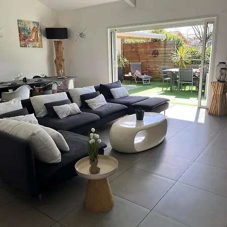 Spacieux Bidart, Terrasse Xxl, Parking Prive, Proche Apartment Bidart
